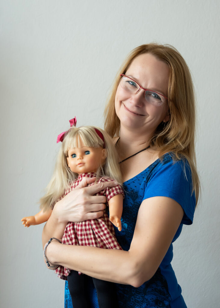 Dětství, zdroje a zdraví – Marcela Kvapilová při článku o vlivu dětství na život a zdraví